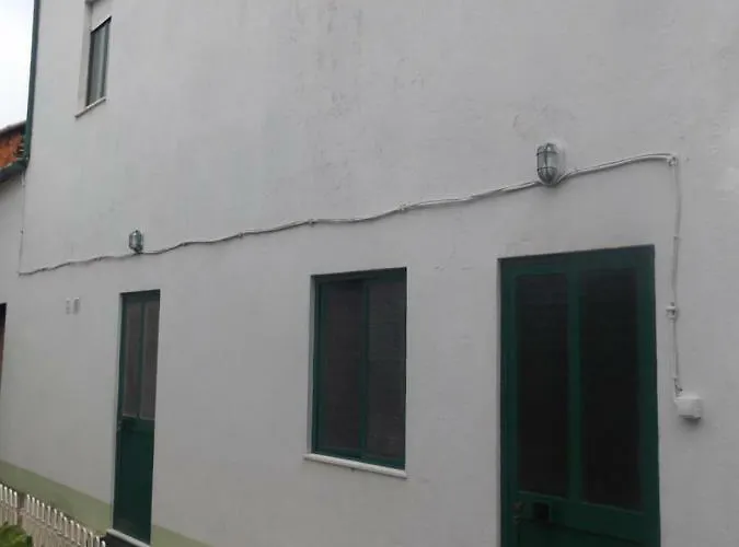 Casa Do Largo House 게스트하우스